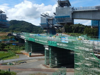 伊勢原北IC連絡橋