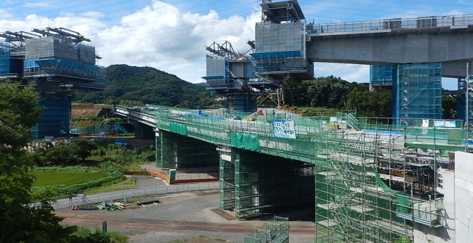 伊勢原北IC連絡橋