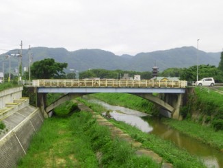 新本山小橋