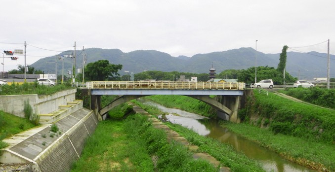 新本山小橋