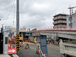 名都借跨線橋