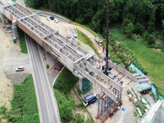 遠軽北見道路生田原道路記念跨道橋