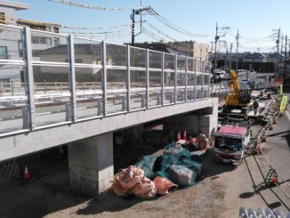 名都借跨線橋